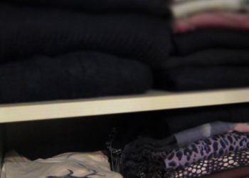 Hogyan tartsunk rendet a ruhásszekrényben?