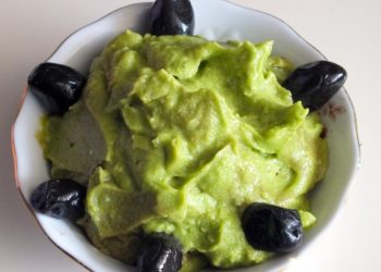 Avokádókrém recept olajbogyóval