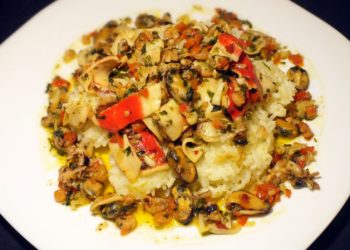 Zöldfűszeres tenger gyümölcsei recept, rizzsel