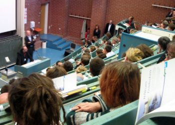 Diákhitel összege 2021, kamata, igénylése