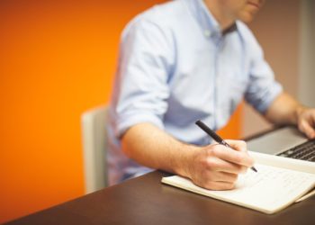 Közalkalmazotti bértábla 2021